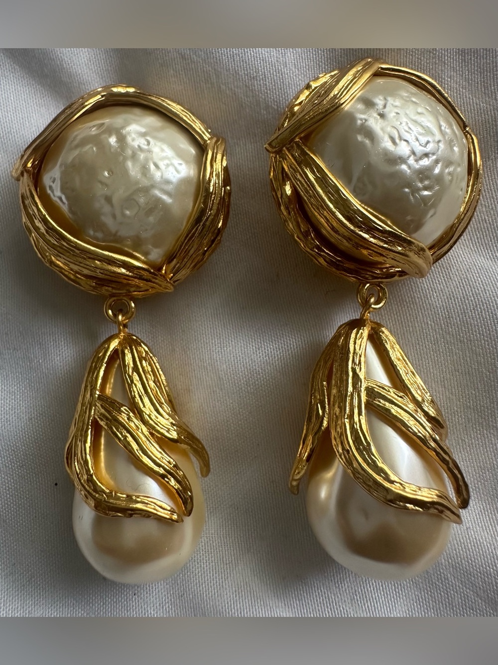 ✨Yves Saint Laurent Gold Tone and Cream Faux Pearl Drop Earrings